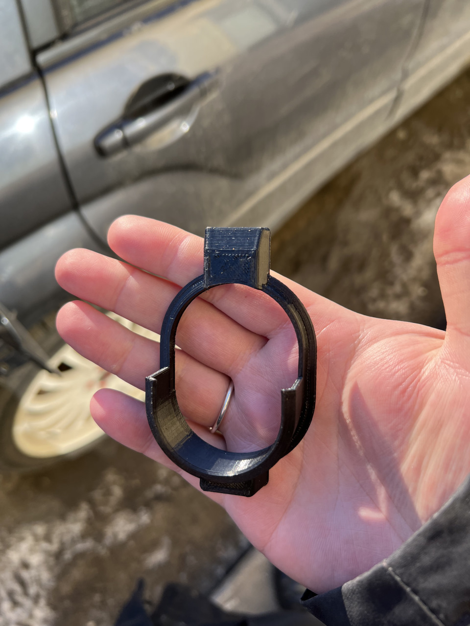 Крепление для крышки бензобака — Subaru Forester (SG), 2,5 л, 2007 года ...