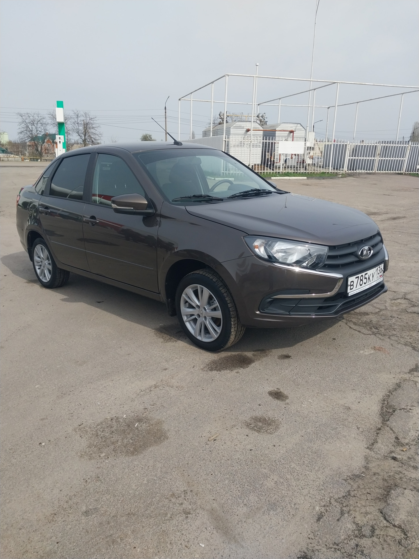 N2-тонировка, летние колеса. — Lada Гранта (2G) FL, 1,6 л, 2022 года ...