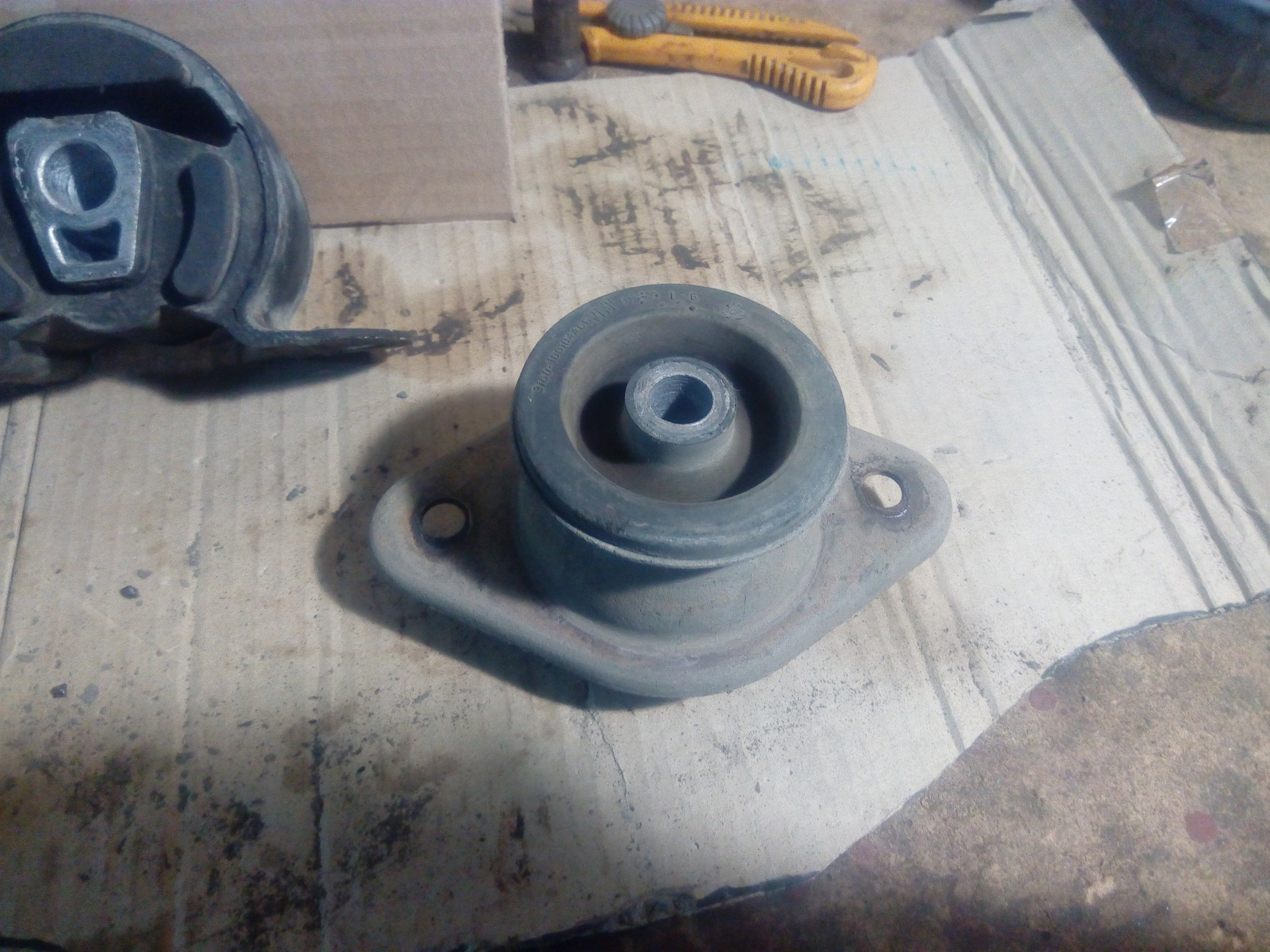 Подушка под опору. Подушка под опору. Подкладки под силовые опоры (аутригеры). 006. Подушка двс паз 3205.