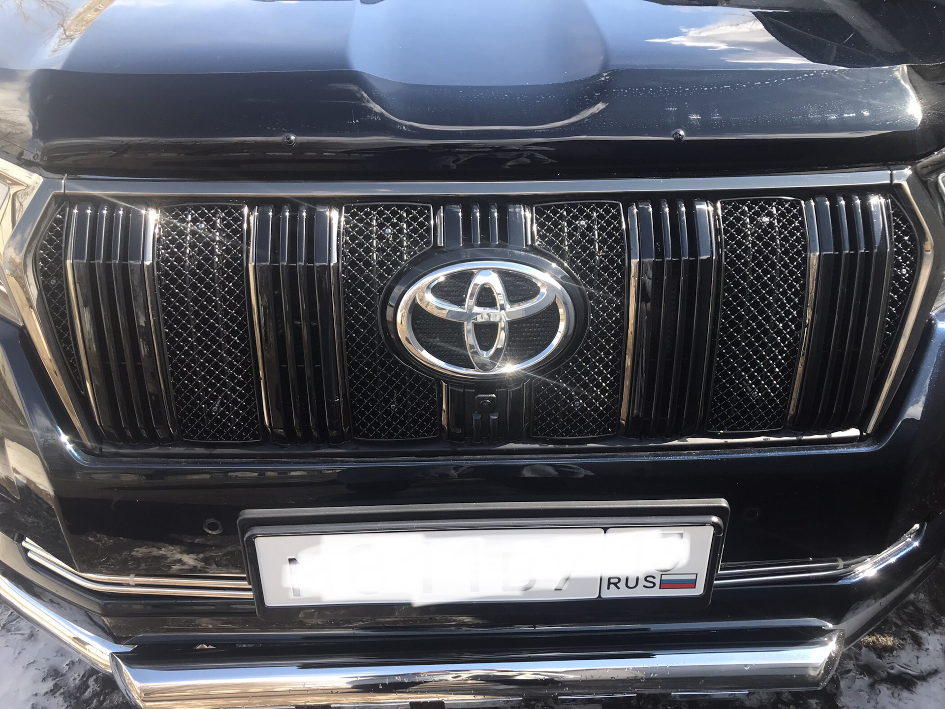 Чёрные вставки в решетку радиатора — Toyota Land Cruiser Prado 150 ...