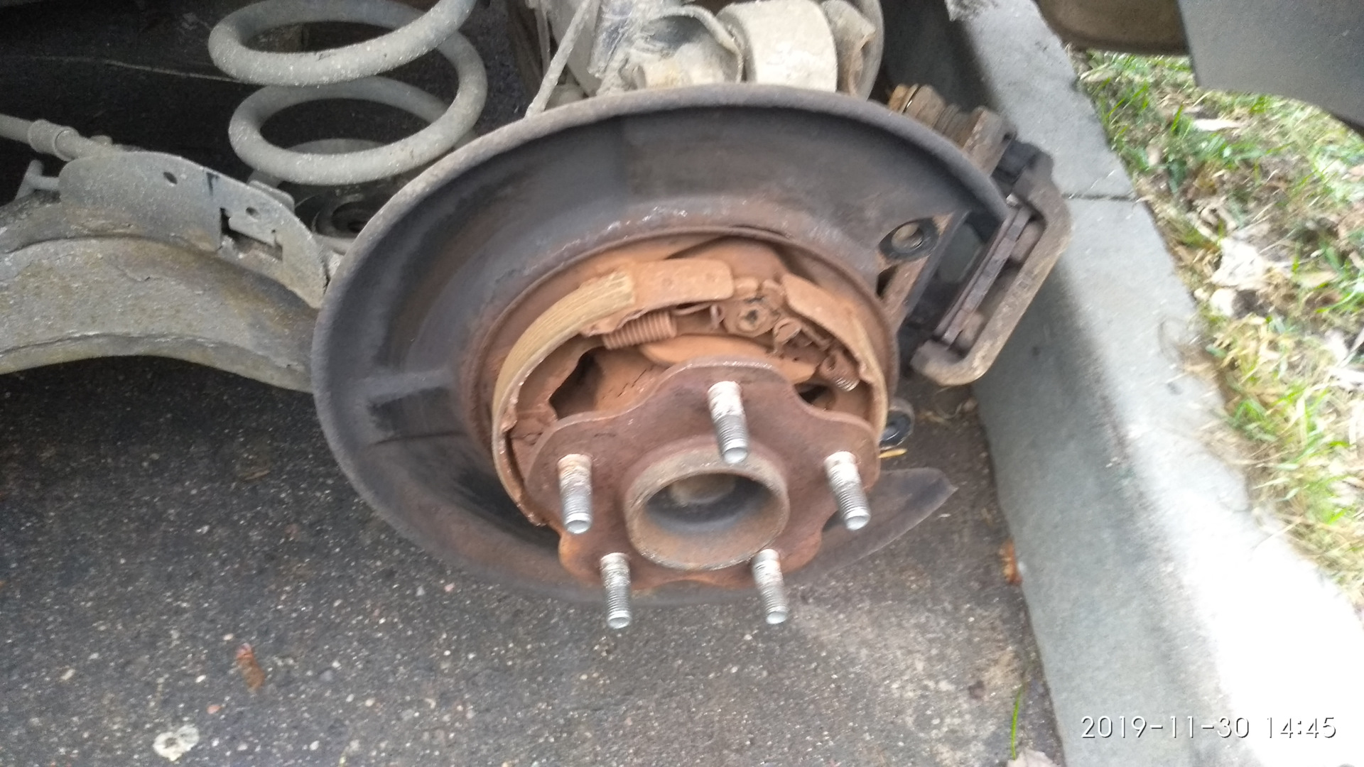 Ваз 2114 передний тормоз стоп. Задние тормозят раньше передних. Тормоза ниссан тиида на весну. Задние тормозят раньше передних. Задние тормозят раньше передних.