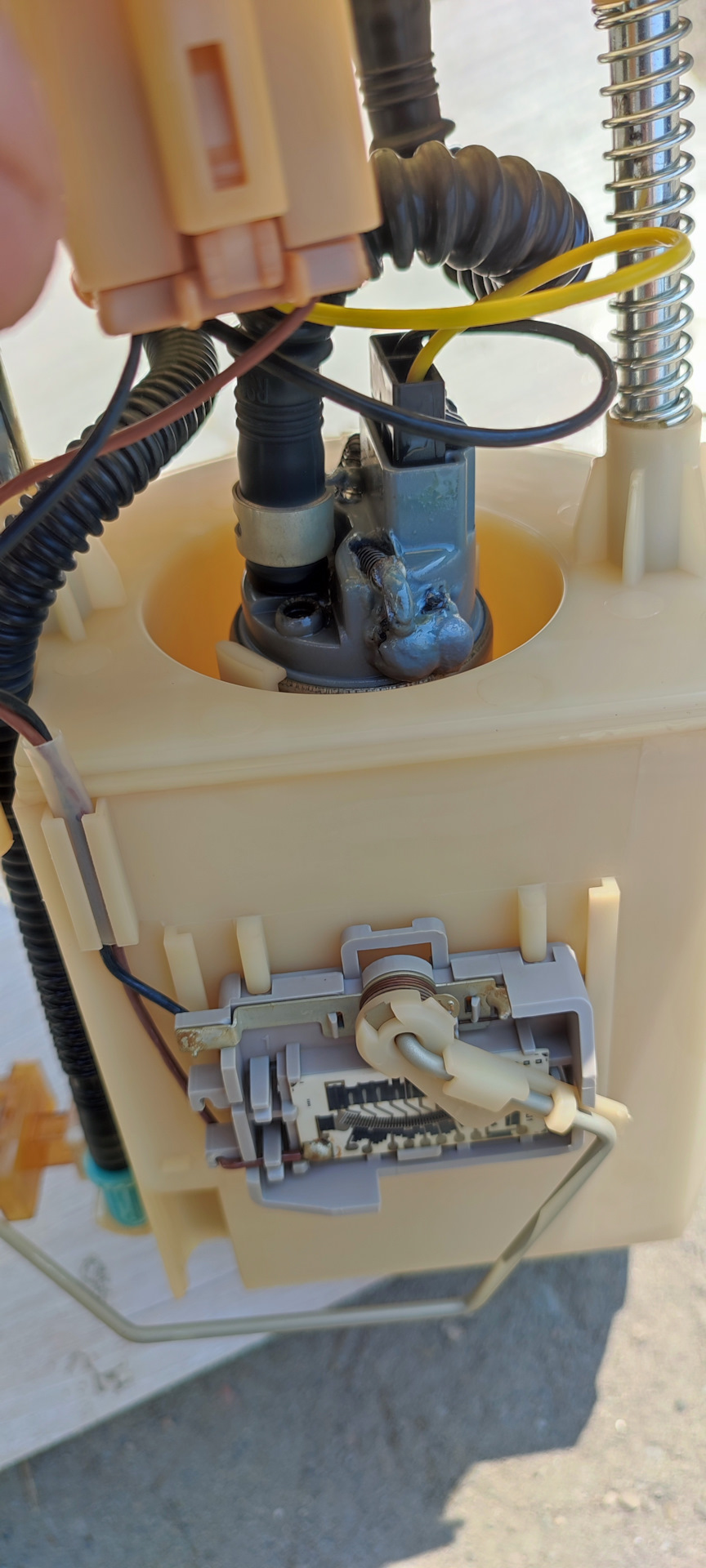 Сгорел бензонасос — SsangYong Kyron, 2,3 л, 2009 года | своими руками ...