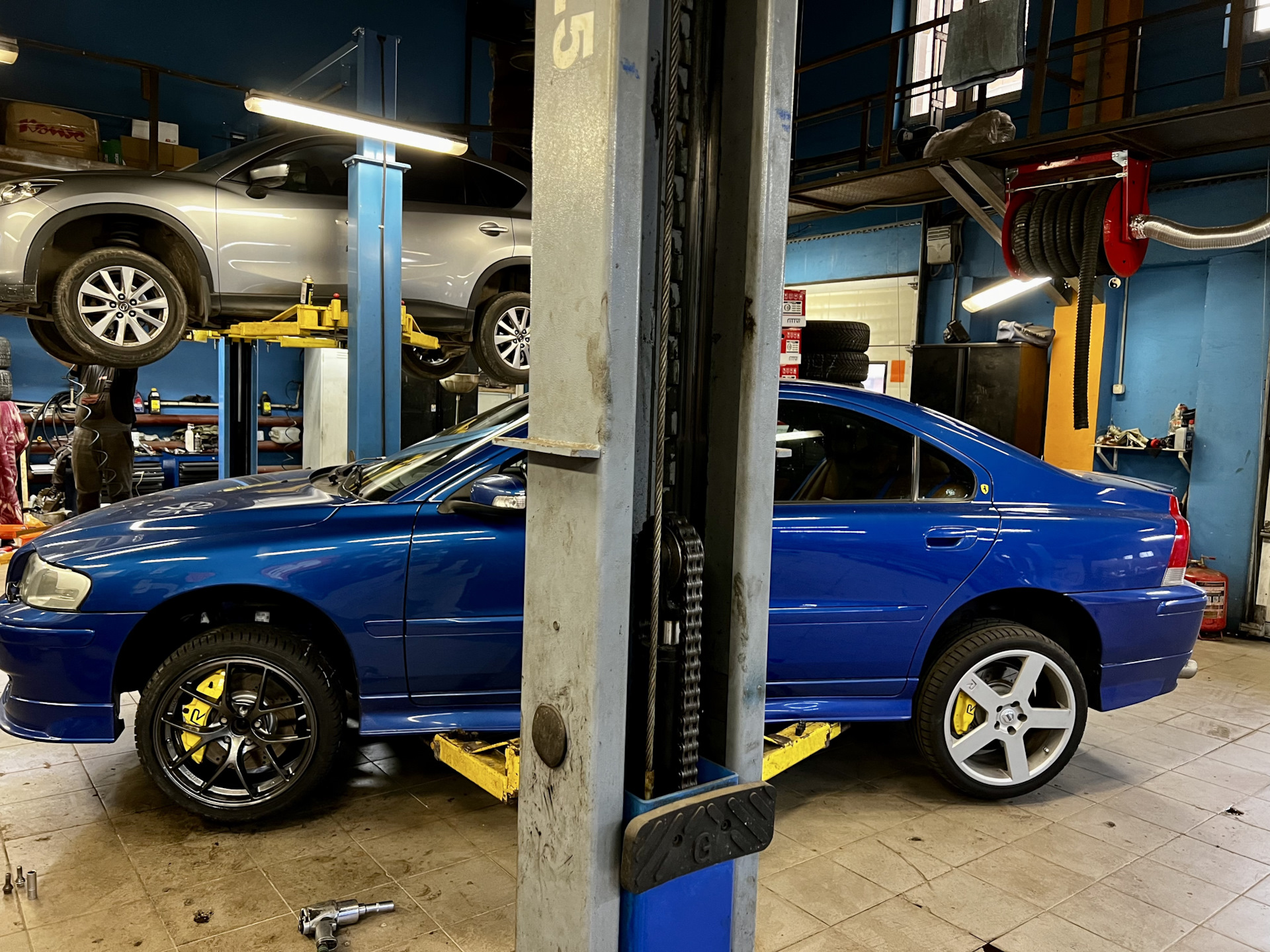 #77. Новая зимняя резина Goodyear UltraGrip Performance+ 225/40 R18 92V ...