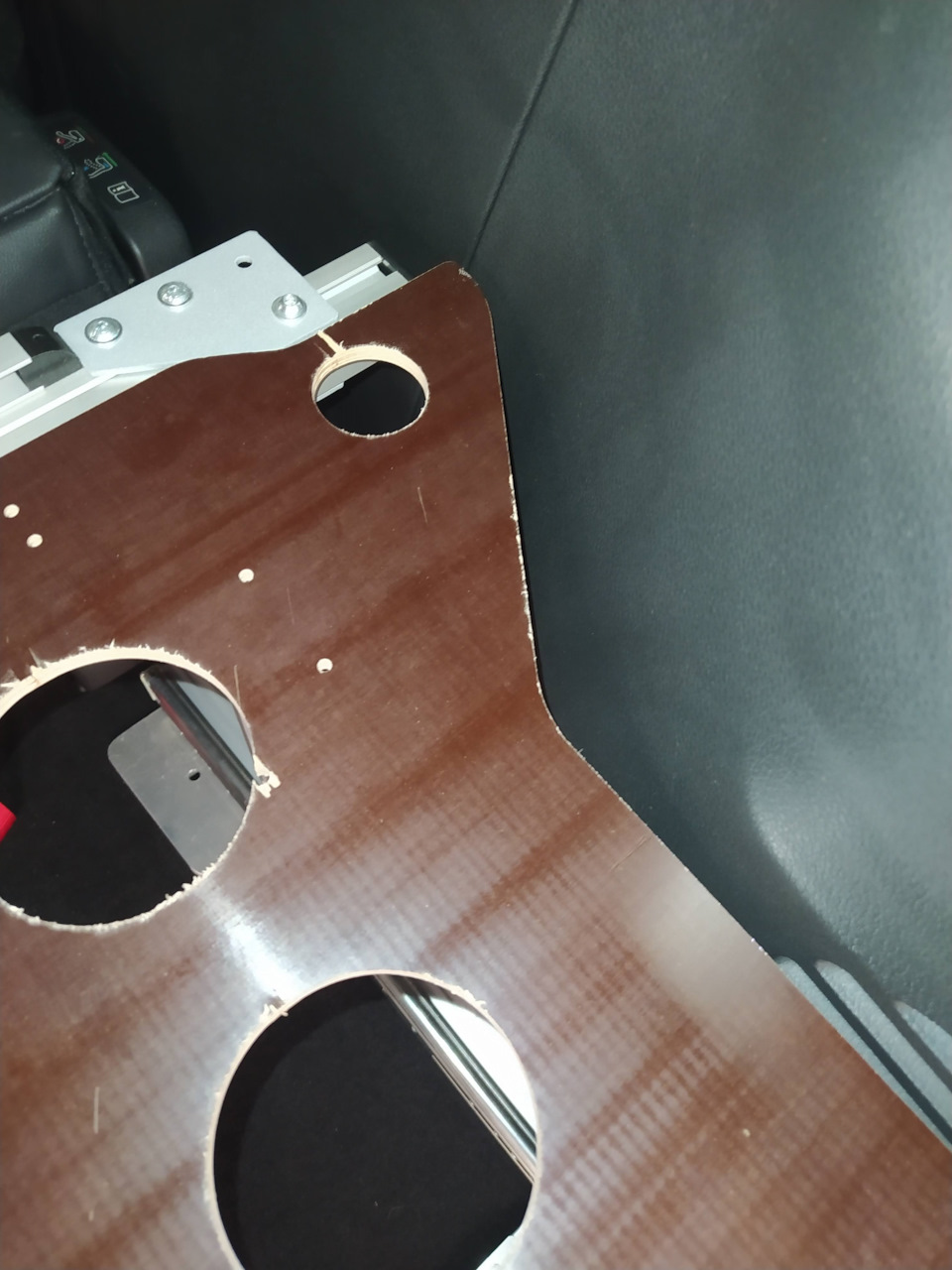 Багажная полка с кроватью-распашонкой в минивэны Пежо Тревеллер ...