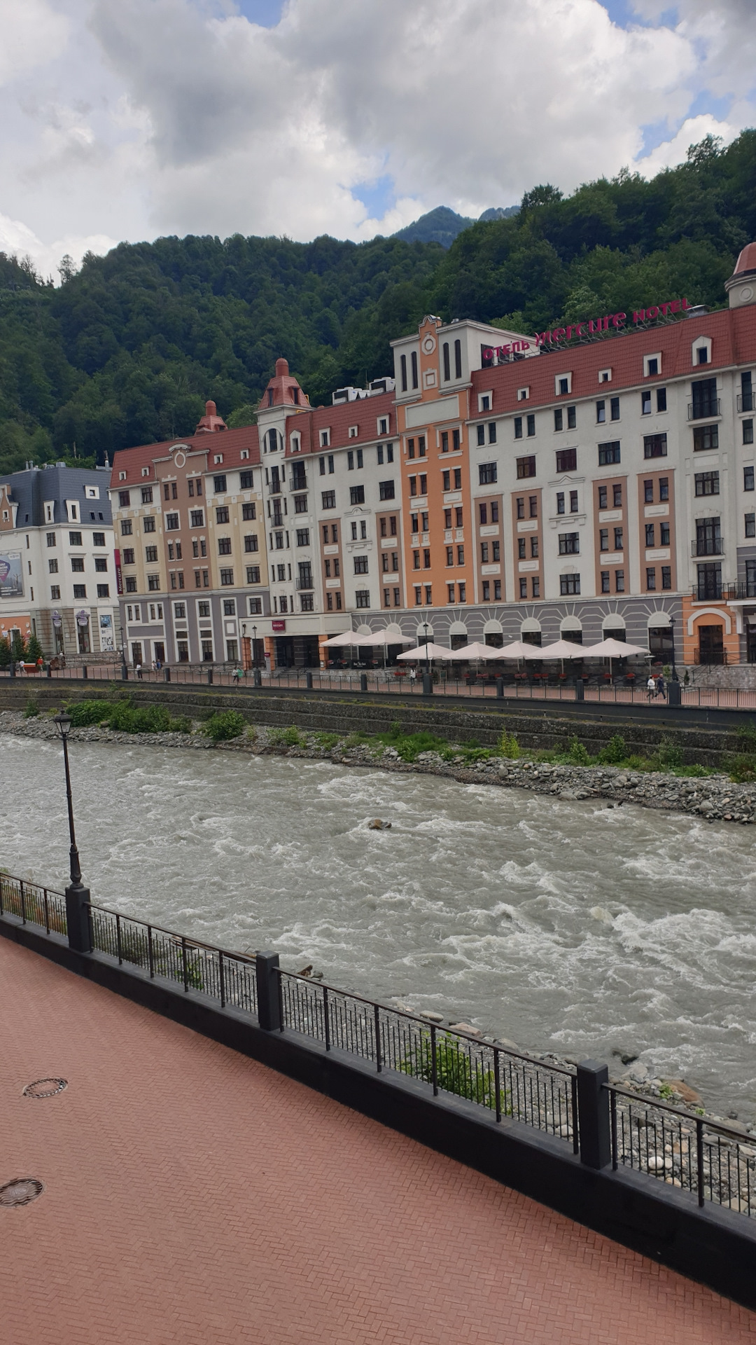 Красная поляна потоп. Где погулять в красной поляне. Курорт красная поляна променад зима. Где погулять в красной поляне. Где погулять в красной поляне.