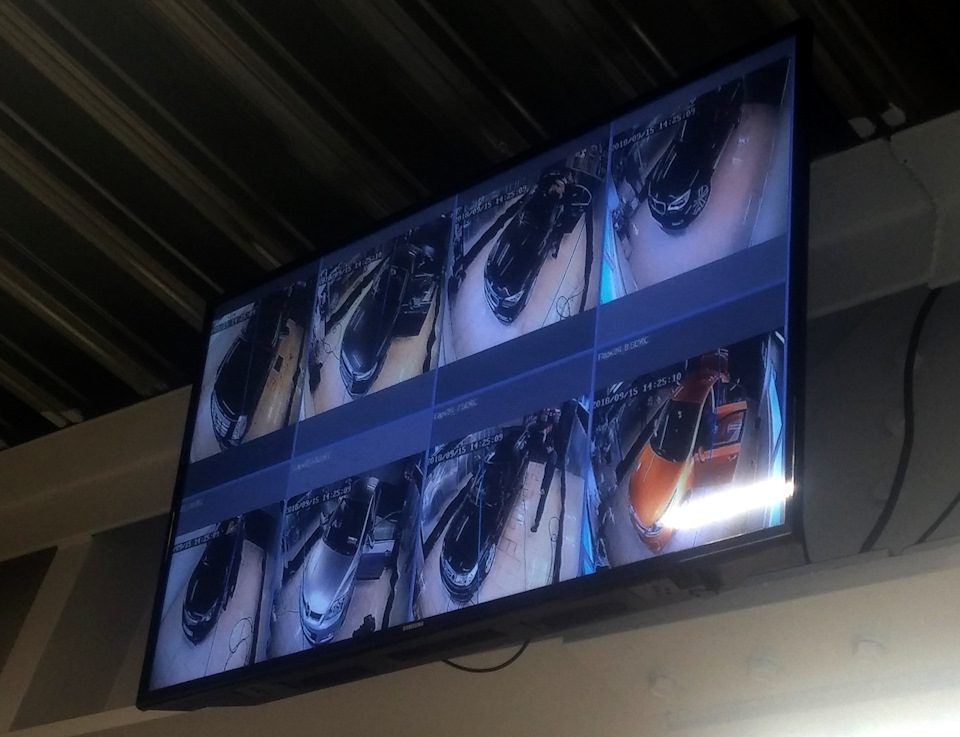 Видишь вагончик? А он там есть! — Saab 9-5 (1G)