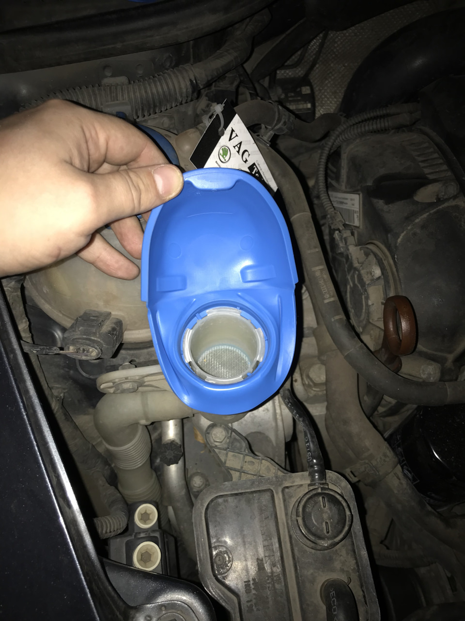 Горловина бака омывателя — Skoda Octavia A5 Mk2, 1,8 л, 2013 года ...
