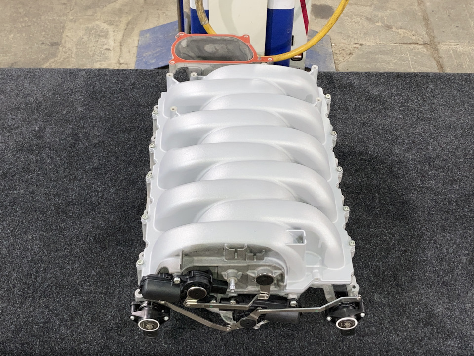 Полировка впускного коллектора — Audi S8 (D3), 5,2 л, 2007 года ...