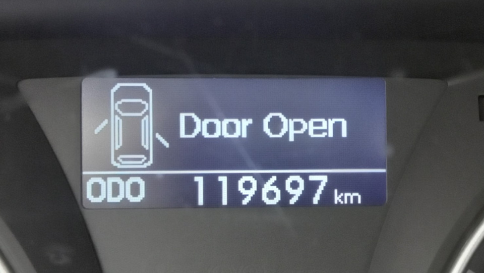 Замена амортизаторов багажника — Hyundai i30 (1G), 1,6 л, 2010 года ...
