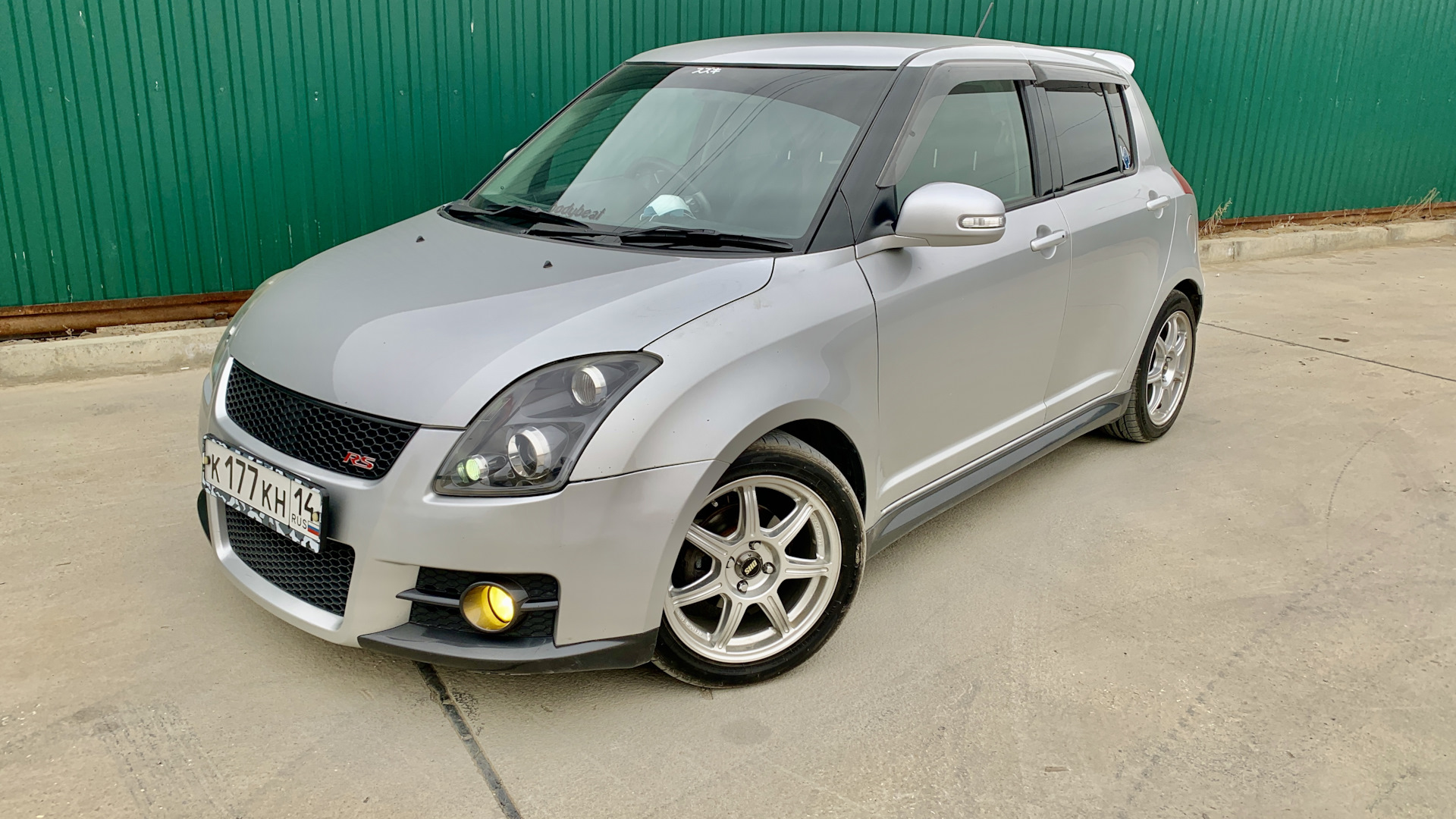 Suzuki Swift (2G) 1.5 бензиновый 2007 | MONSTA на DRIVE2