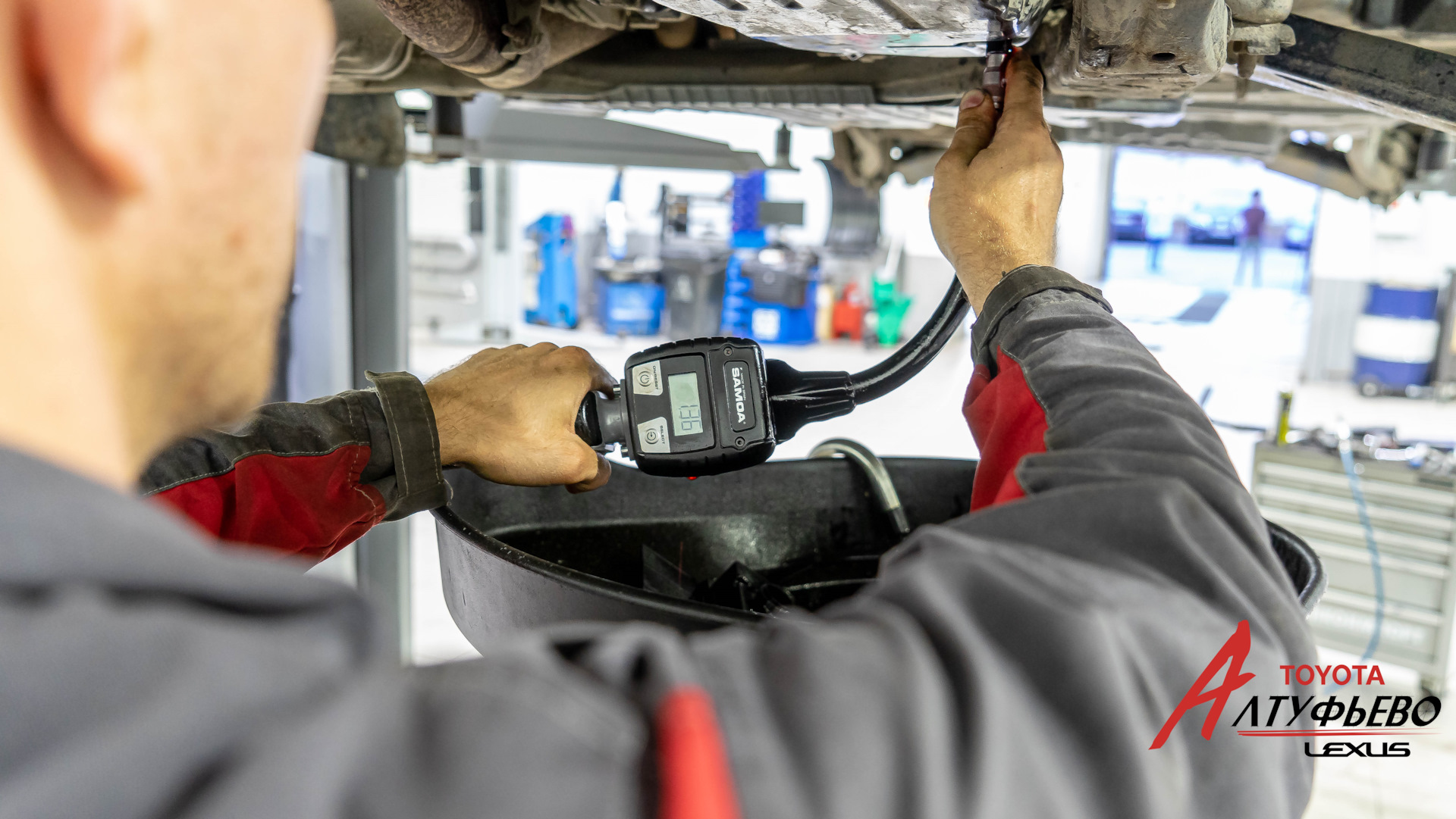 Замер автоматических ворот. Обслуживание автоматических. Ремонт автоматических ворот. Монтажник секционных ворот. Техобслуживание акпп.