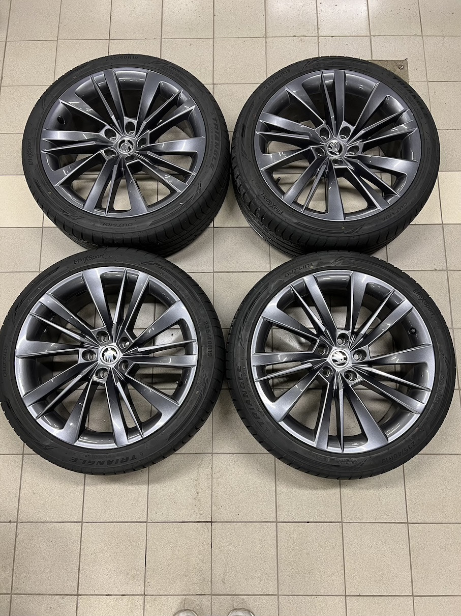 Резина лето Triangle TH202 — Skoda Superb Combi (Mk3), 2 л, 2019 года ...