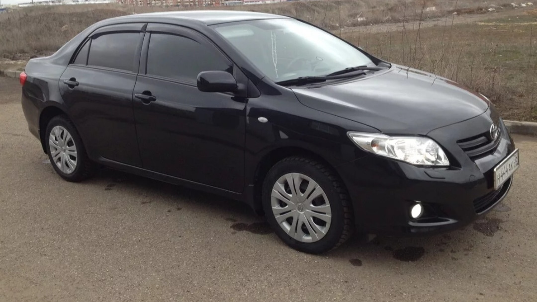 Toyota Corolla 2008 черная