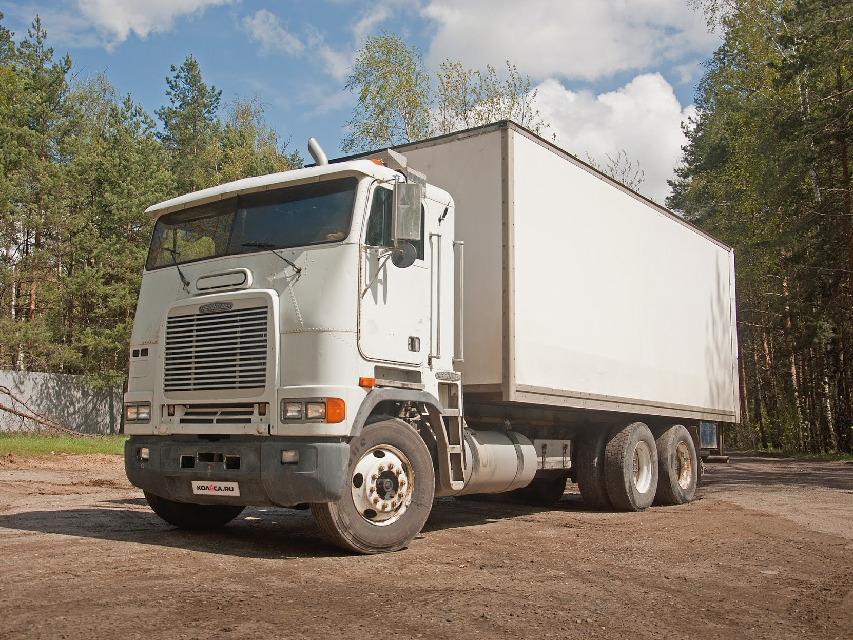 Freightliner FLB Daycab: компаньон Терминатора. — DRIVE2