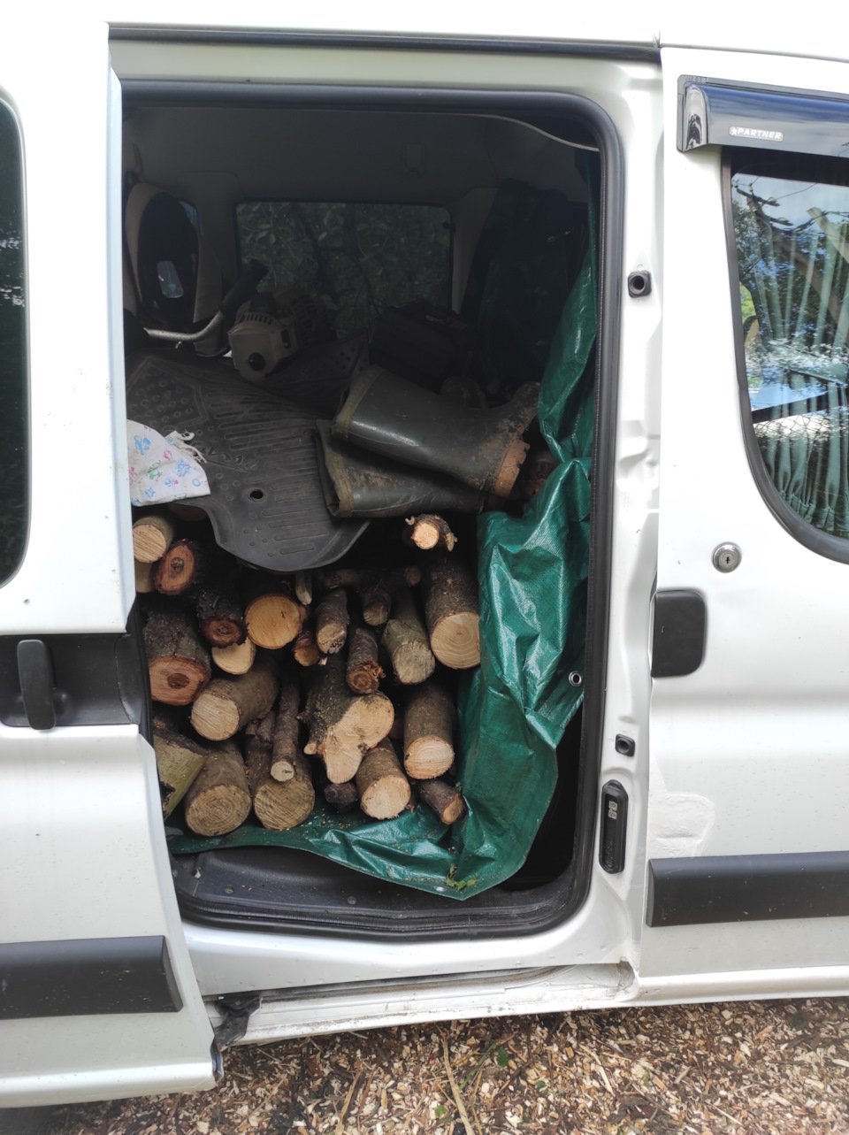 Photo from the logbook Peugeot Partner