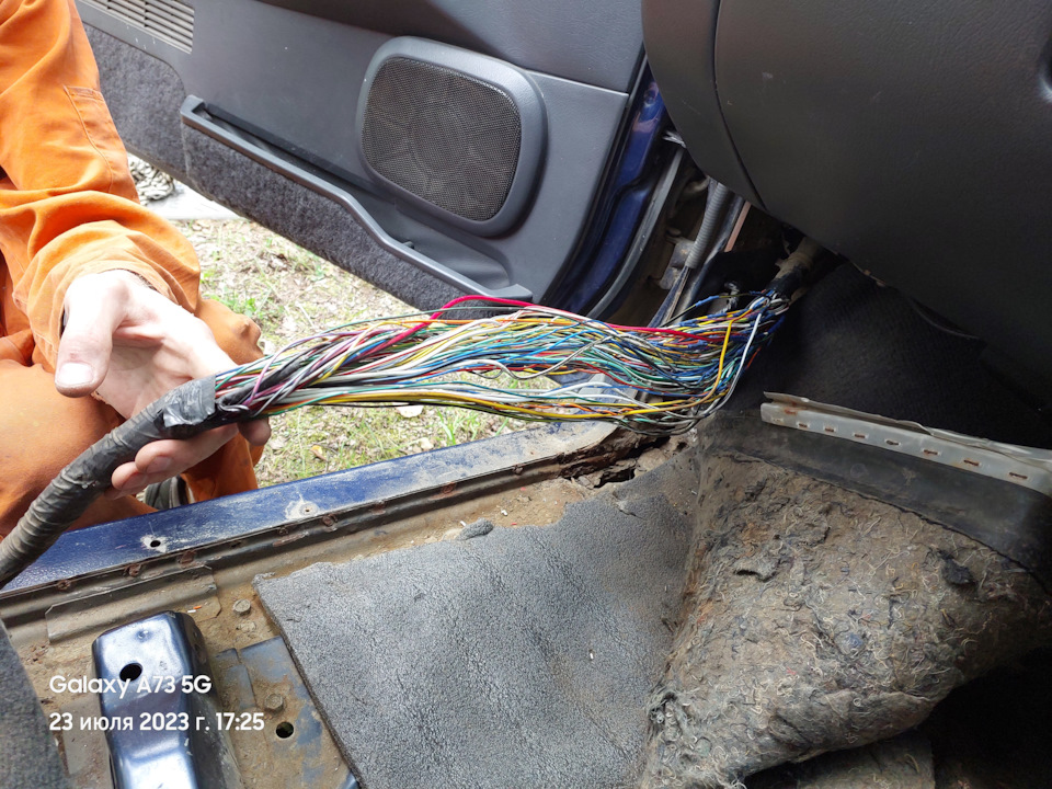 Фото в бортжурнале Nissan Terrano I