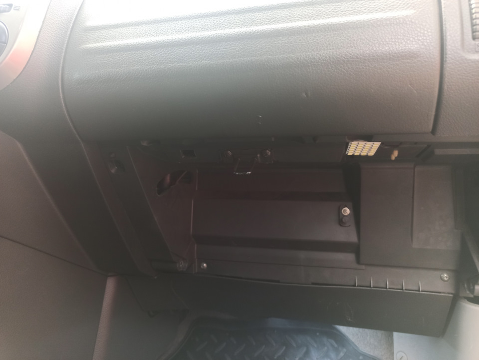 Замена салонного фильтра - Nissan X-Trail I (t30), 2 л, 2003 года расходники DRI
