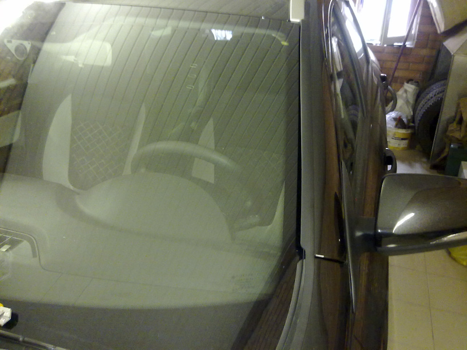 Дефлектор с левой стороны. — Lada Vesta SW Cross (1G)