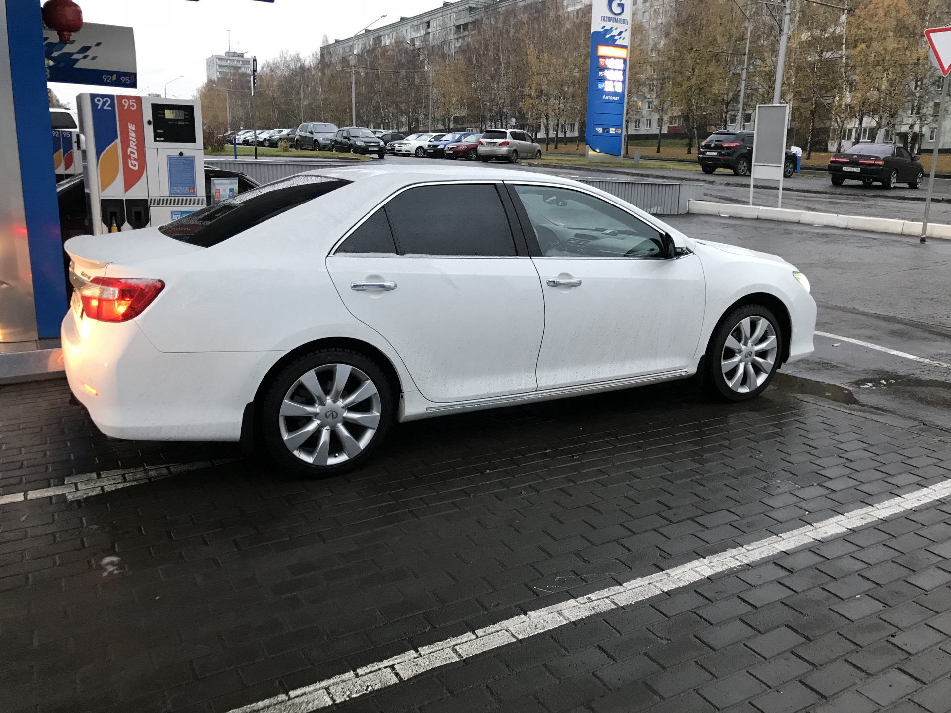 Camry 40 белая r18