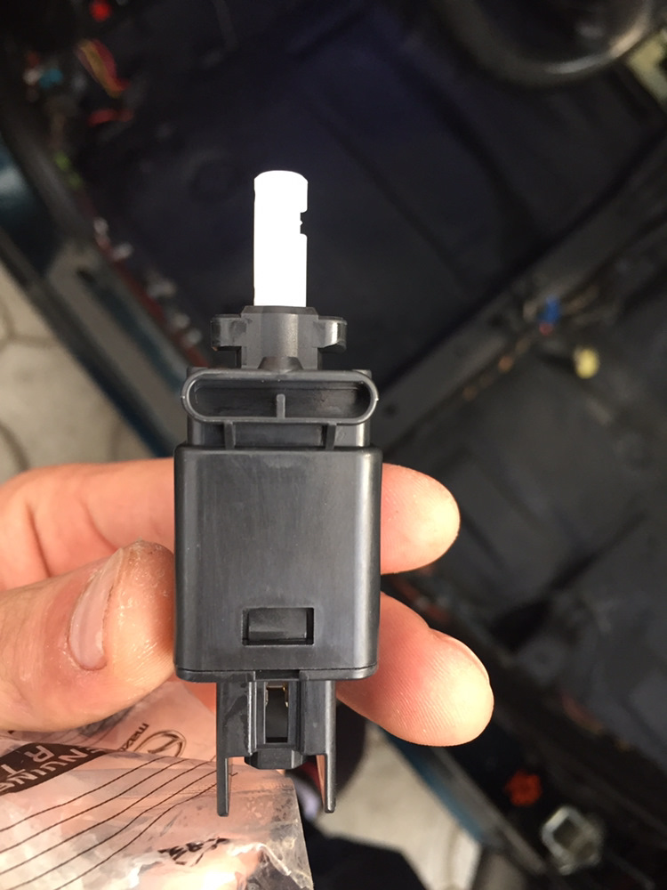 Новая лягушка на тормоз и он же датчик скорости — Mazda 6 (1G) GG, 1,8 ...