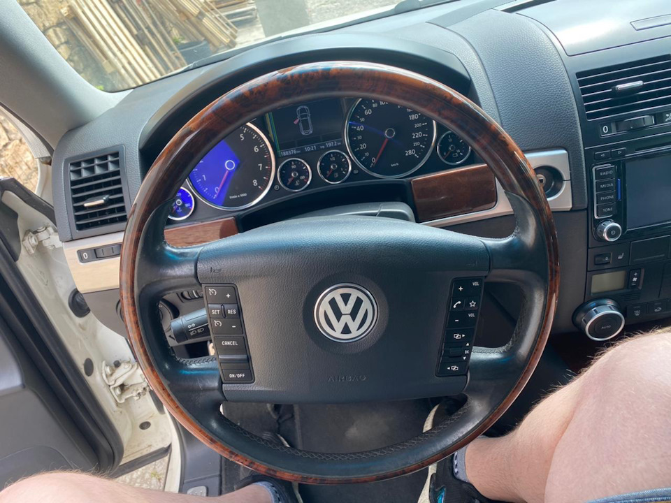Руль VW Phaeton рестайлинг — Volkswagen Touareg (1G), 3,6 л, 2008 года ...
