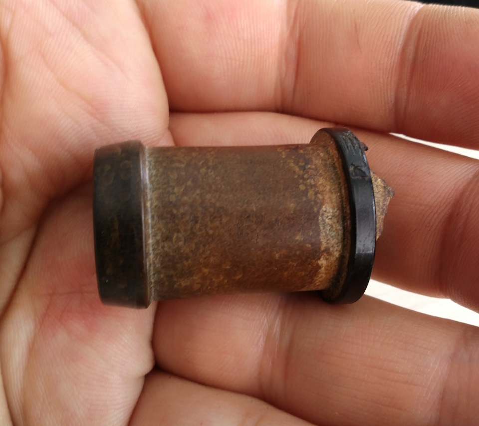 Вот то, что от втулки осталось. — Infiniti G25