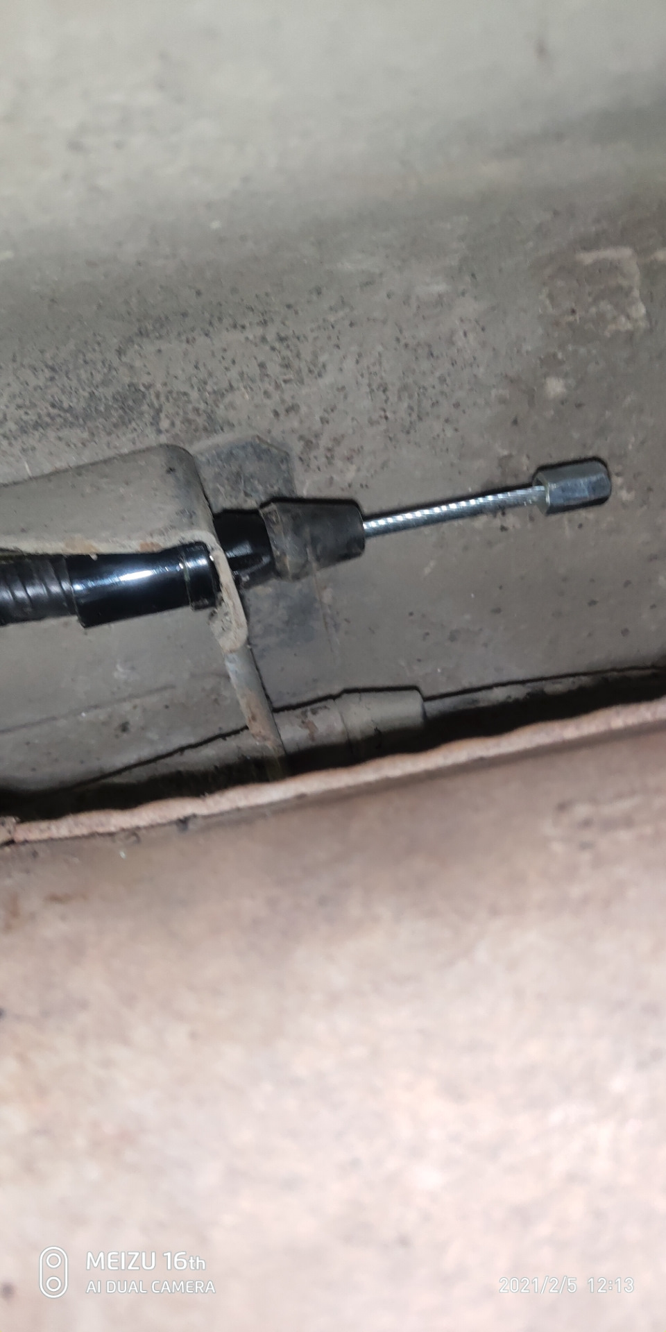 Тросы ручника пришли в негодность — Lada 2114, 1,6 л, 2013 года ...