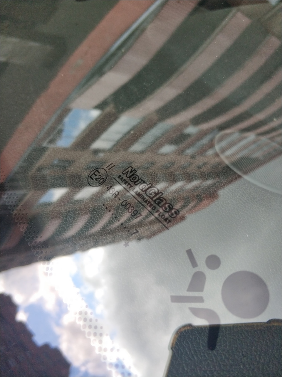 Поменял лобовое стекло на NordGlass — Renault Clio III, 1,4 л, 2007 ...