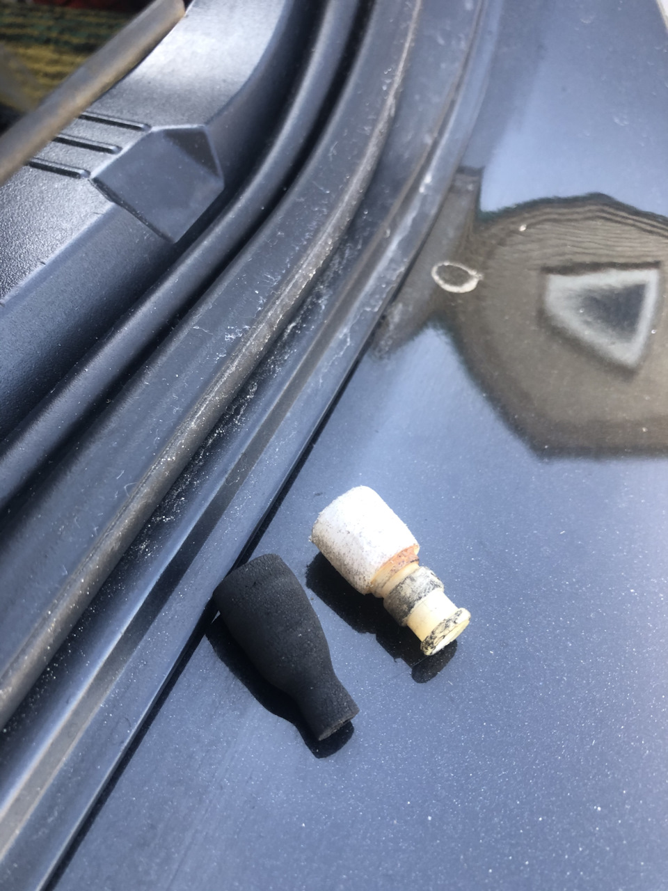 Запирание лючка бензобака — BMW 5 series (E60), 3 л, 2008 года ...