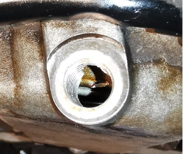 Сорвали резьбу сливной пробки масленого картера — легко исправить — BMW ...