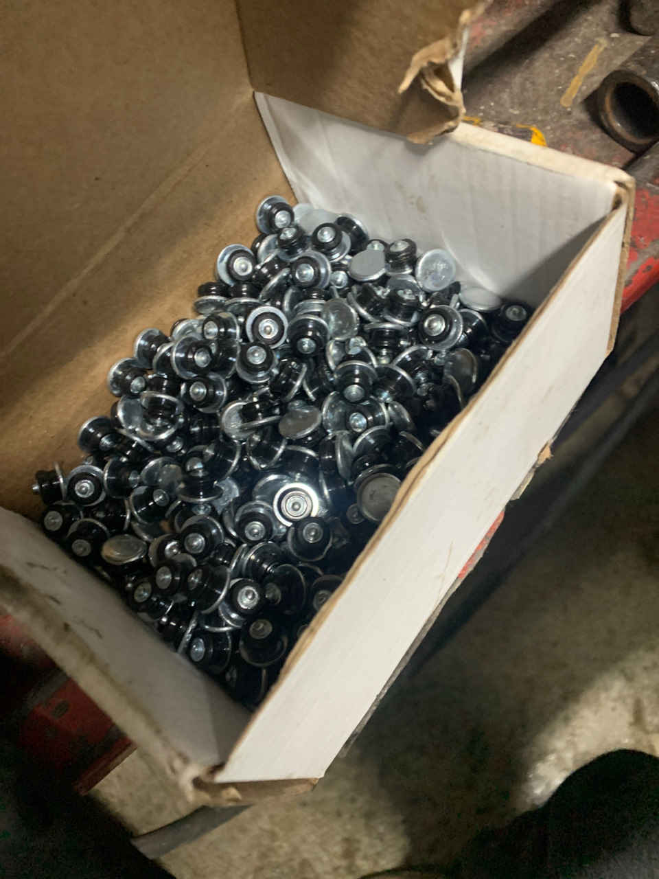 Шиповка резины — Lada 2106, 1,8 л, 2020 года | шины | DRIVE2