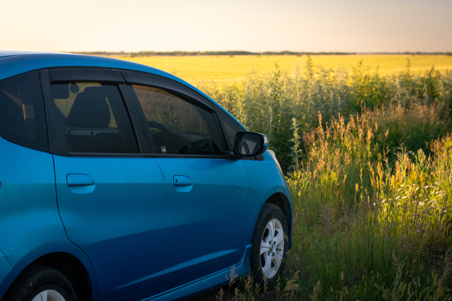 Хонда фит замена. Honda Fit с панорамной крышей. Хонда фит 2009 панорамная крыша. Honda Fit 2008 года с люком. Хонда фит 475 154.