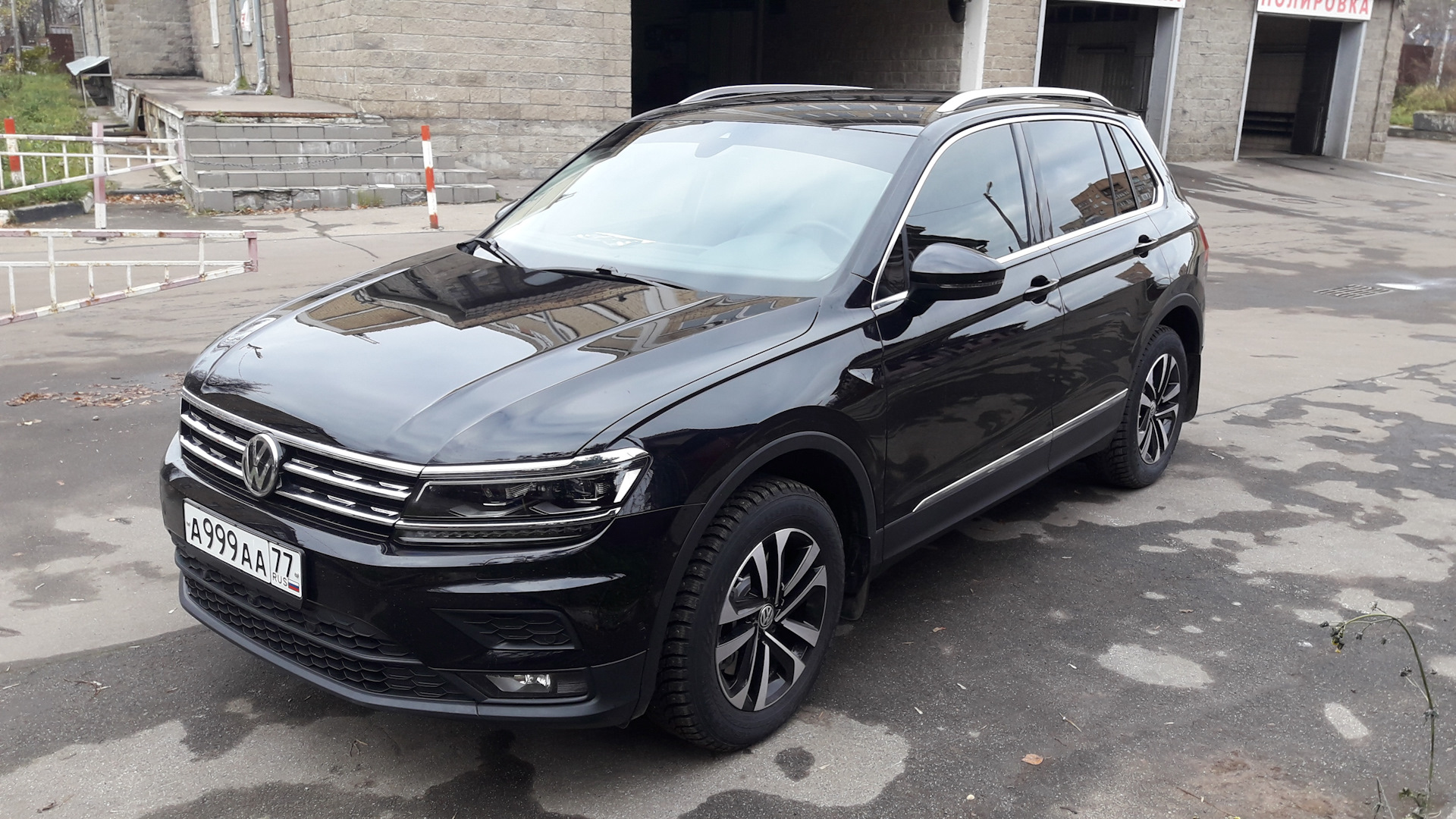 Volkswagen Tiguan 2019 черный