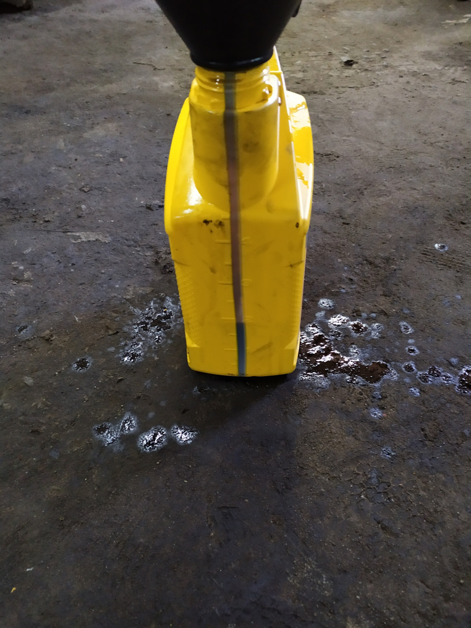 Замена масла в кпп — Renault Sandero Stepway (2G), 1,5 л, 2017 года ...