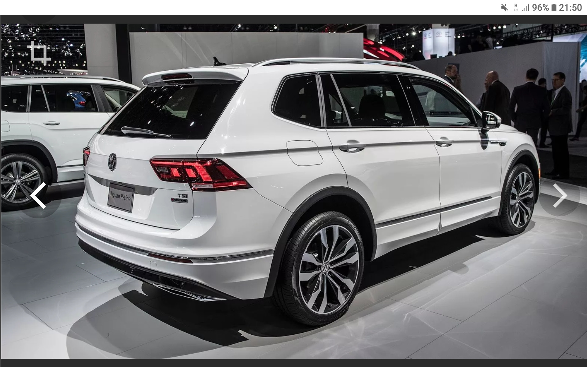 Tiguan r 2023. Volkswagen Tiguan 2018 r line. Volkswagen Tiguan r-line 2017. VW Tiguan r-line 2017. Фольксваген Тигуан 2017 r line.