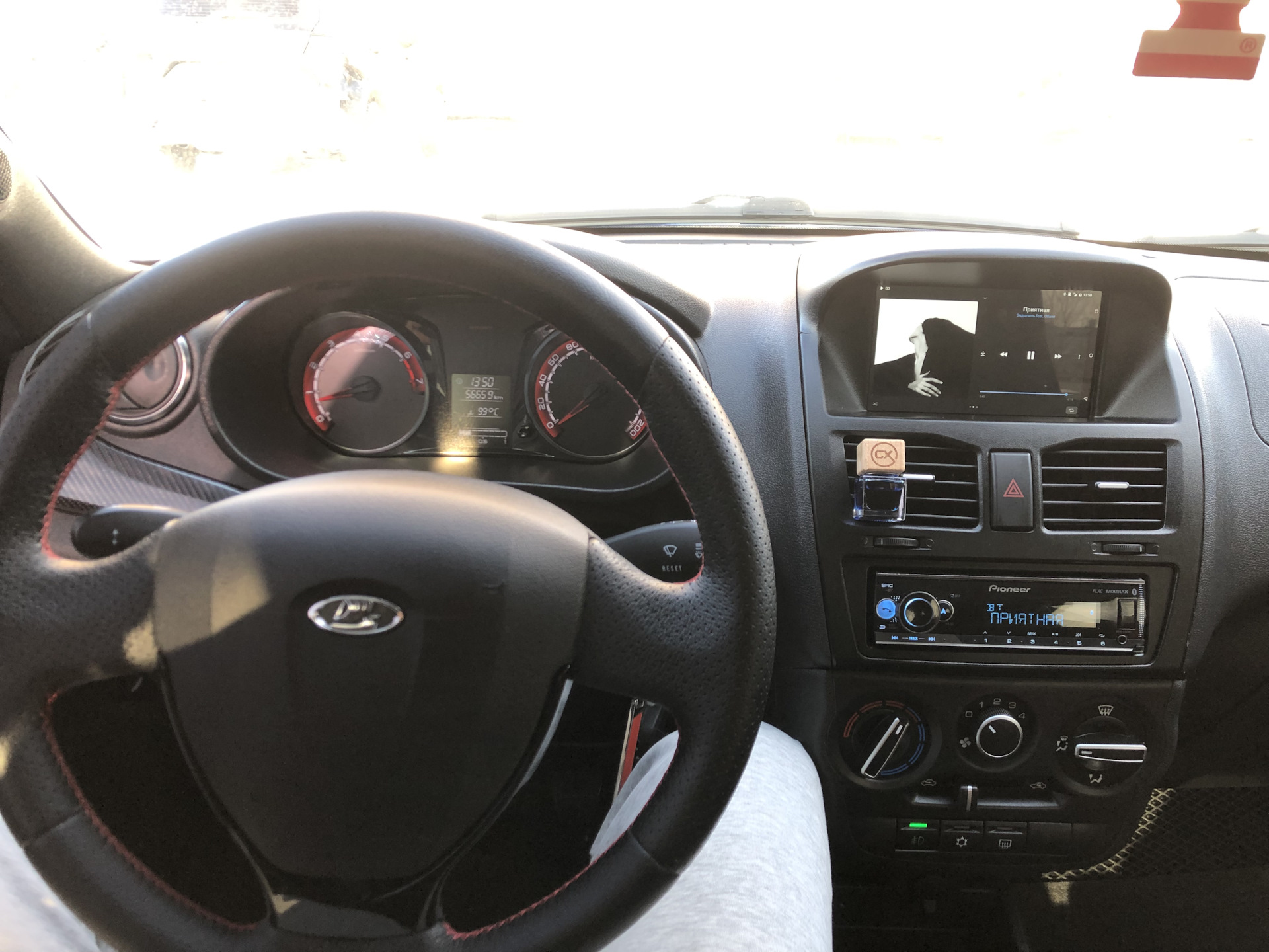 Планшет в авто. Часть 2 — Lada Гранта Drive Active, 1,6 л, 2019 года ...