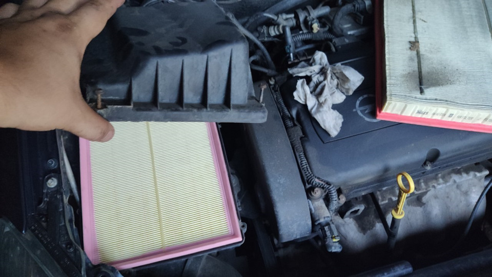 Замена воздушного фильтра. NORDFIL — Opel Astra H, 1,8 л, 2012 года ...