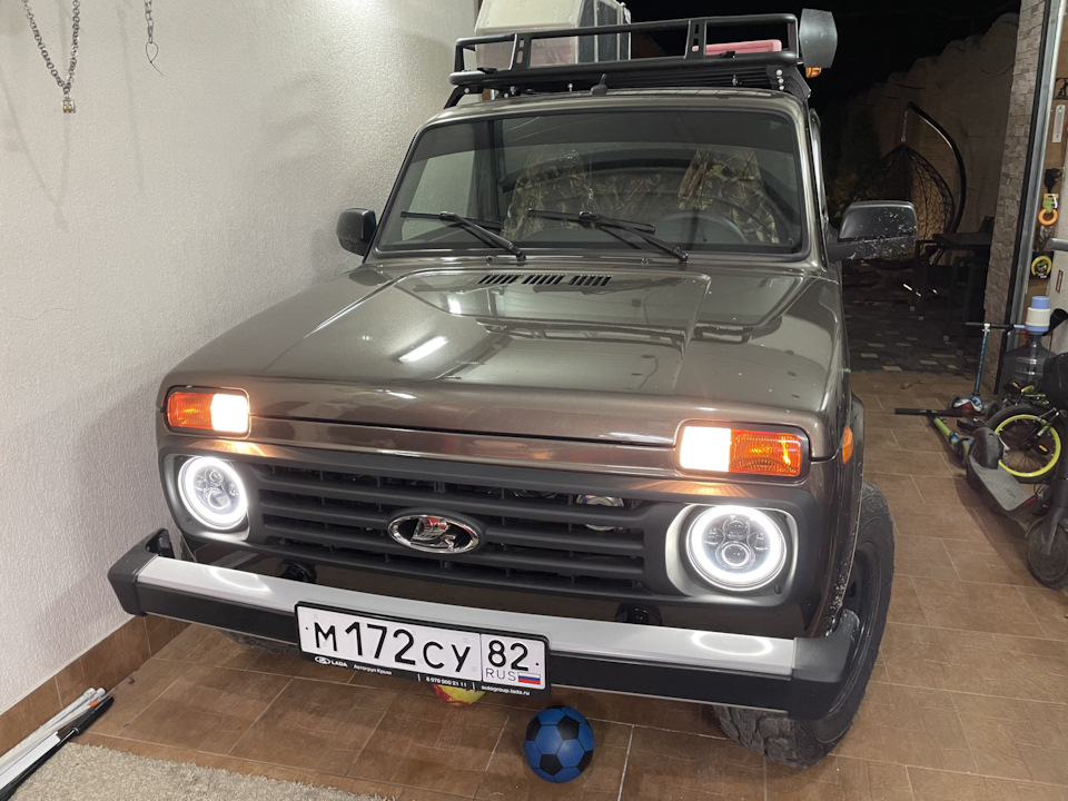 Светодиодные фары головного света — Lada 4x4 3D, 1,7 л, 2022 года ...