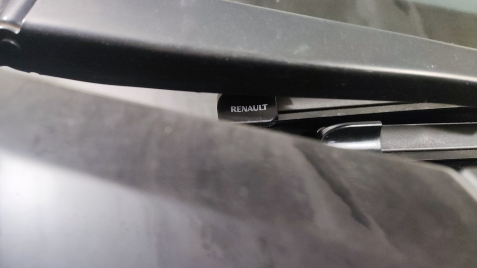 Как заменить дворники на рено / Clio-4-ph2 / Take care of your vehicle (Wipers) / WINDSCRE