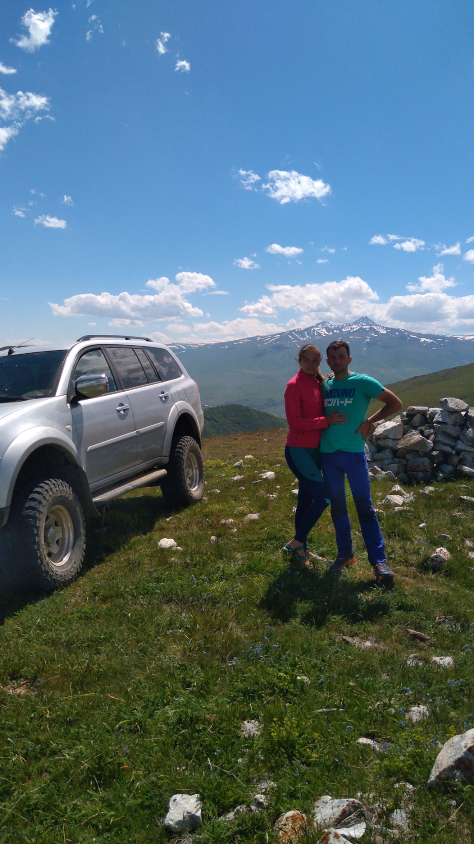 Перевал 2650м, сзади Арагац — Mitsubishi Pajero Sport (2G)