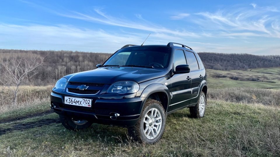 Антифриз (тосол) под водительским ковриком — Chevrolet Niva GLX, 1,7 л ...