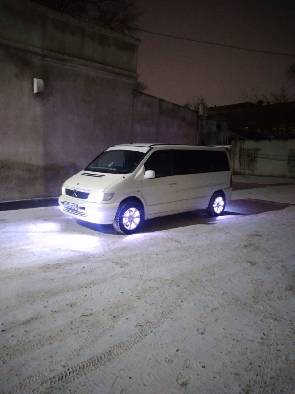 Мерседес Вито / Подсветка колес — Mercedes-Benz Vito (1G), 2,3 л, 2003 ...