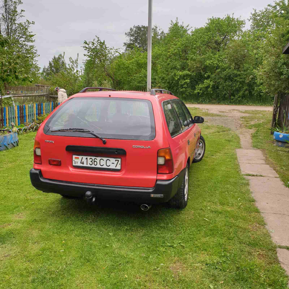 в Деревне, жена помыла ракету)) — Toyota Corolla (100), 1,3 л, 1994 года |  фотография | DRIVE2