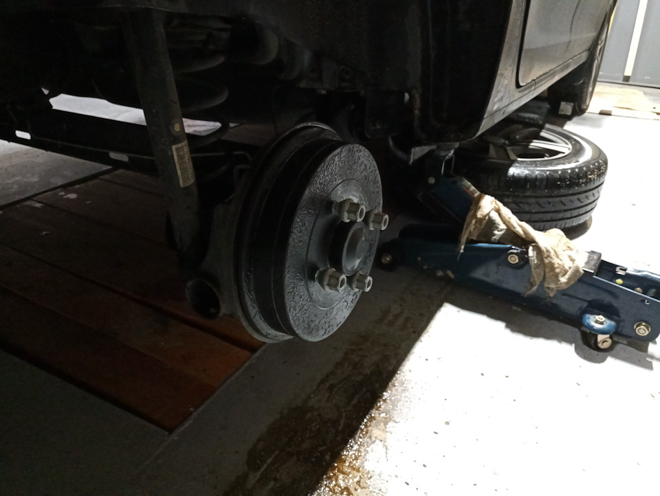 Шиномонтаж своими руками и точка. — Renault Logan (2G), 1,6 л, 2015 ...