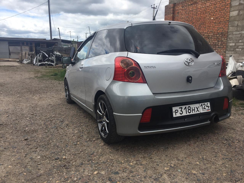 Toyota Vitz 2007 Spoiler