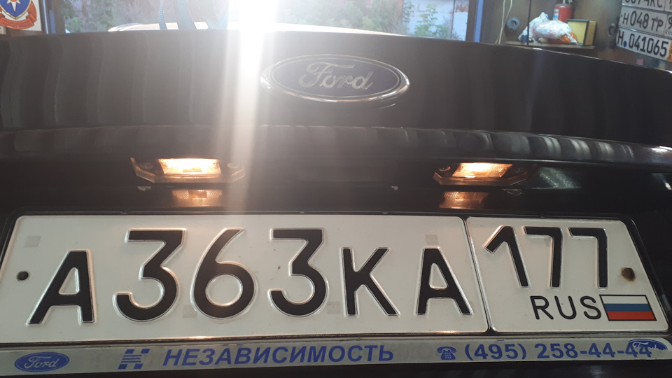 Реанимация подсветки номера — Ford Focus II Sedan, 2 л, 2006 года ...