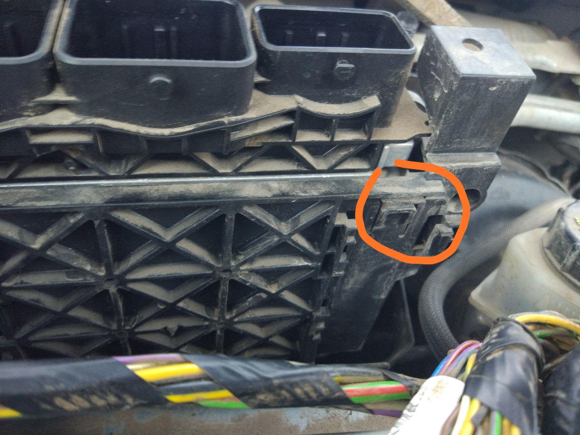 Замена аккумулятора - Land Rover Freelander 2, 2,2 л, 2011 года электроника DRIV