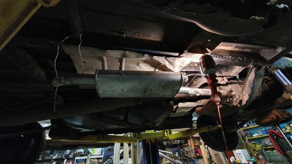 Глушитель хана. Меняем — Ford Transit (5G), 2 л, 2000 года | своими ...