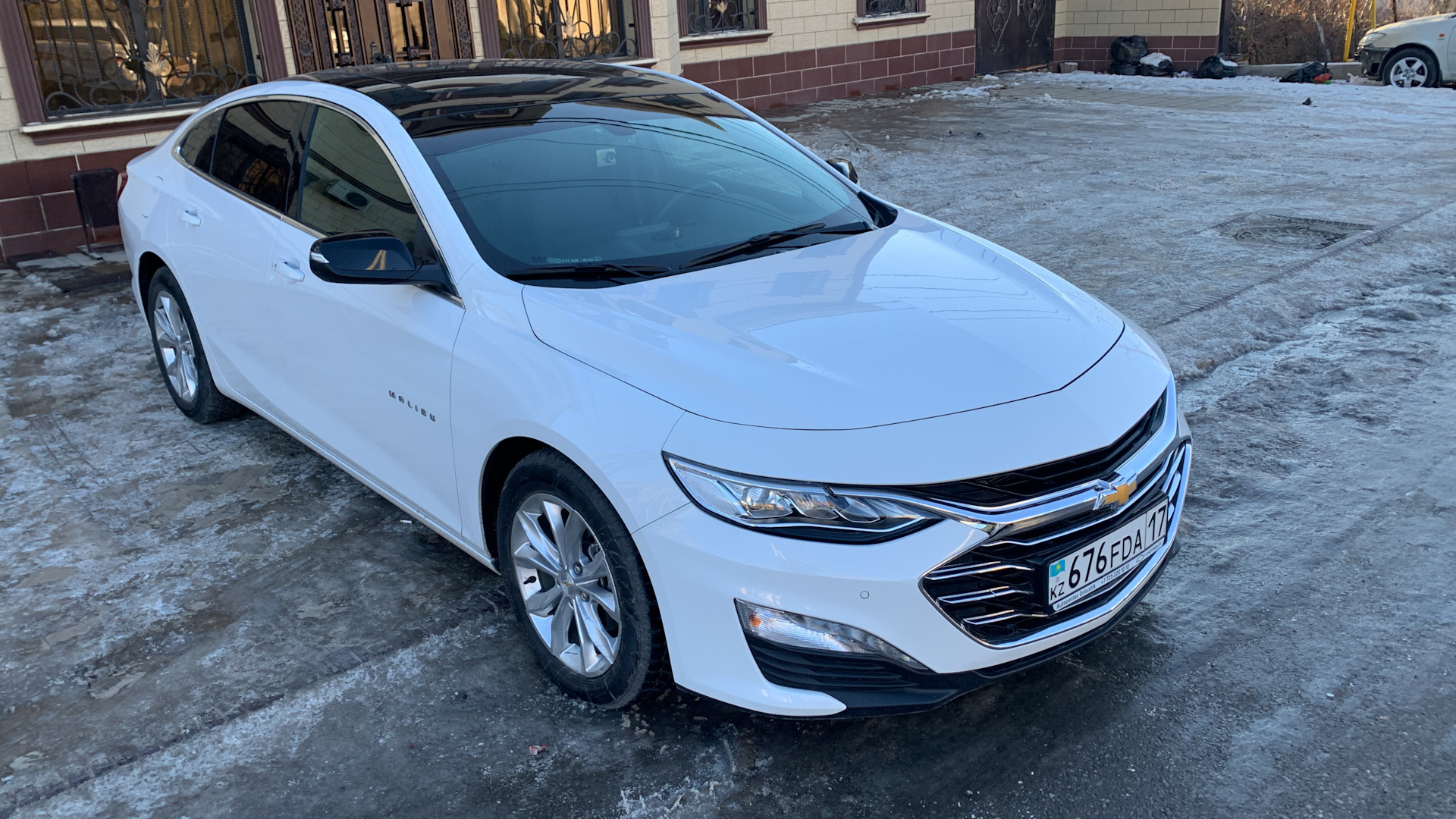 Chevrolet Malibu (9G) 2.0 бензиновый 2021 | Белая с чёрными нотками на  DRIVE2