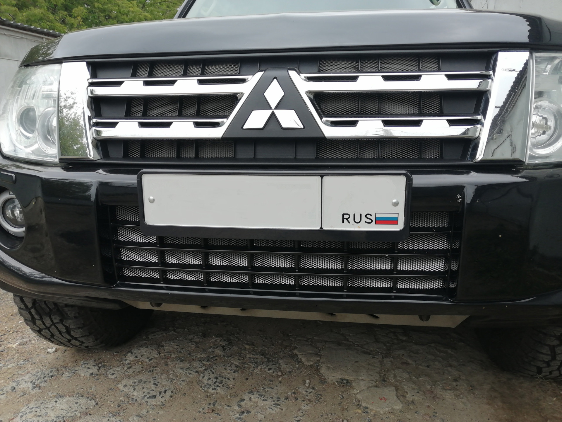 Алюминиевая сетка в бампер и решетку — Mitsubishi Pajero (4G), 3 л ...